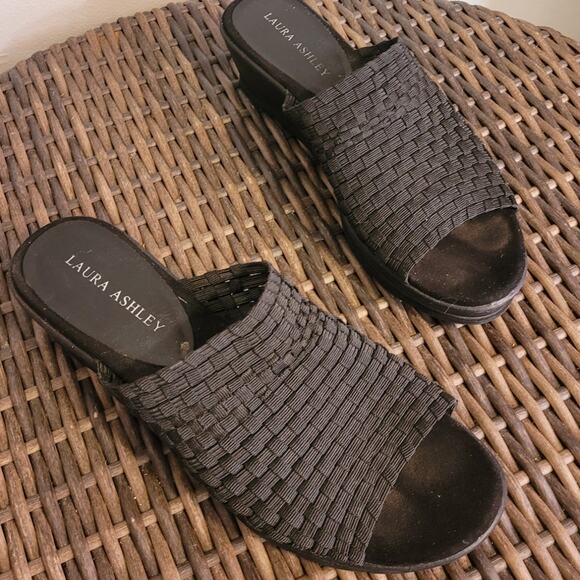 Laura Ashley Black Woven Slip-On Mule Sandals Sz 7.5 2" Wedge Neutral Minimalist - Picture 6 of 7